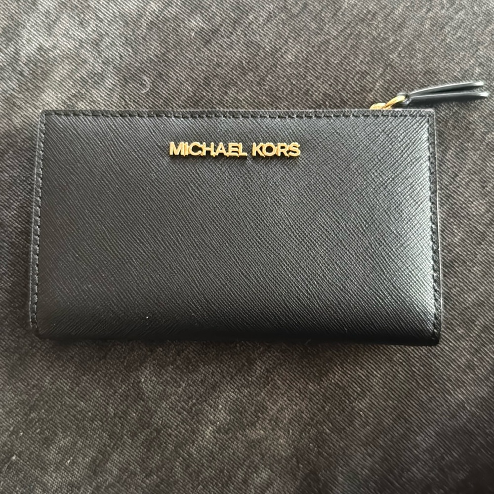 Michael Kors Black Wallet - Picture 1 of 3